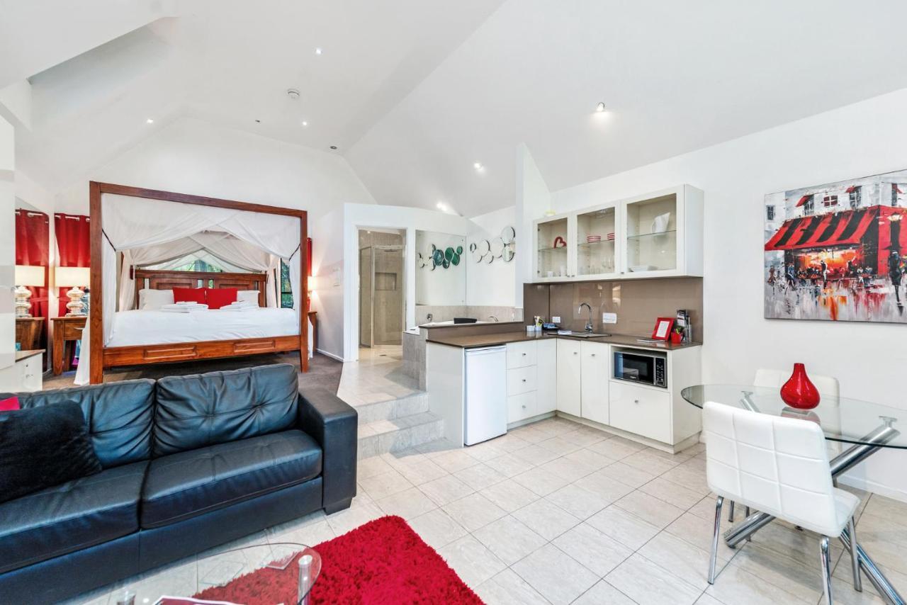 Chalet On Gallery Walk - King Bed, Spa, Fireplace, Wifi & Netflix, Linger A While Mount Tamborine Dış mekan fotoğraf