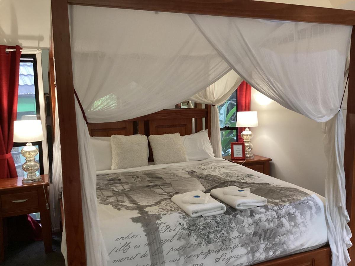 Chalet On Gallery Walk - King Bed, Spa, Fireplace, Wifi & Netflix, Linger A While Mount Tamborine Dış mekan fotoğraf